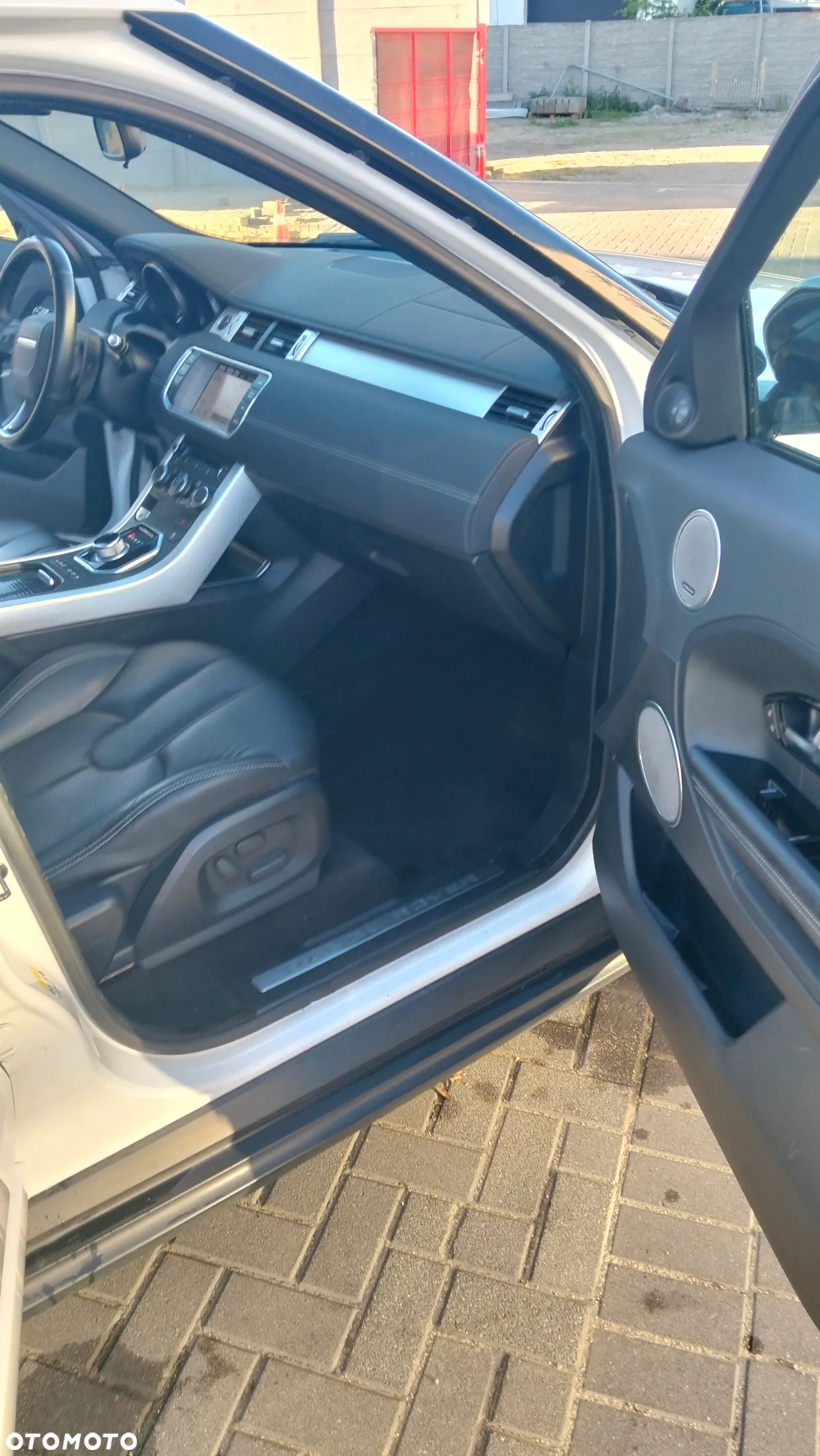 Land Rover Range Rover Evoque - 30