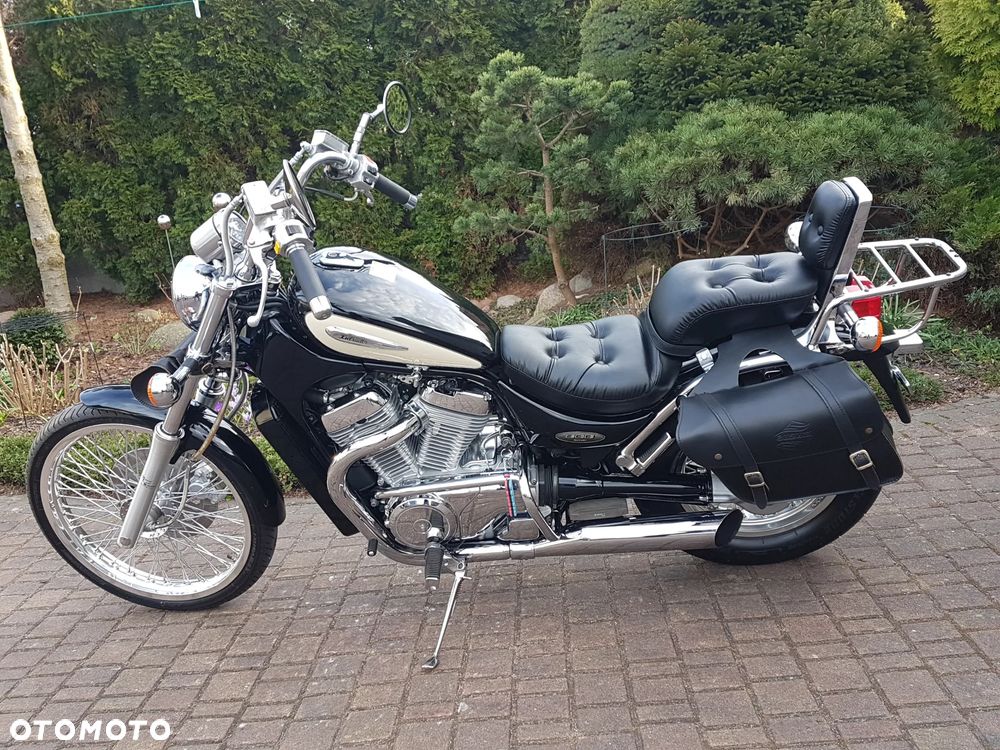 Suzuki Intruder - 7
