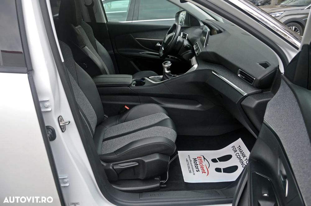 Peugeot 5008 PureTech 130 Allure - 32