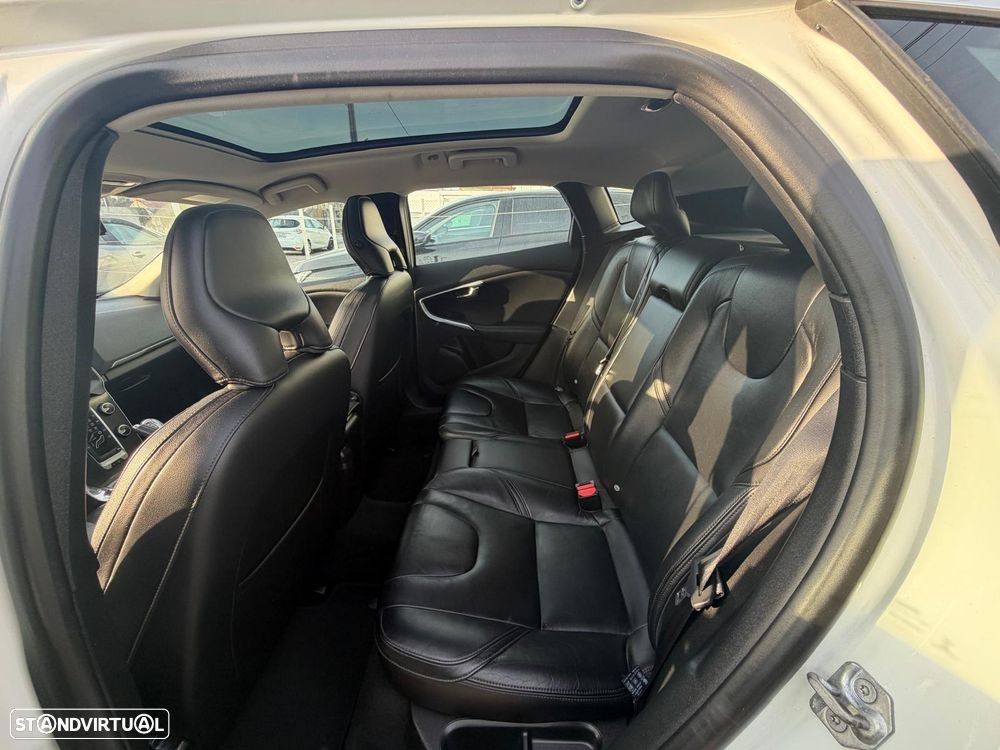 Volvo V40 D2 Momentum - 19