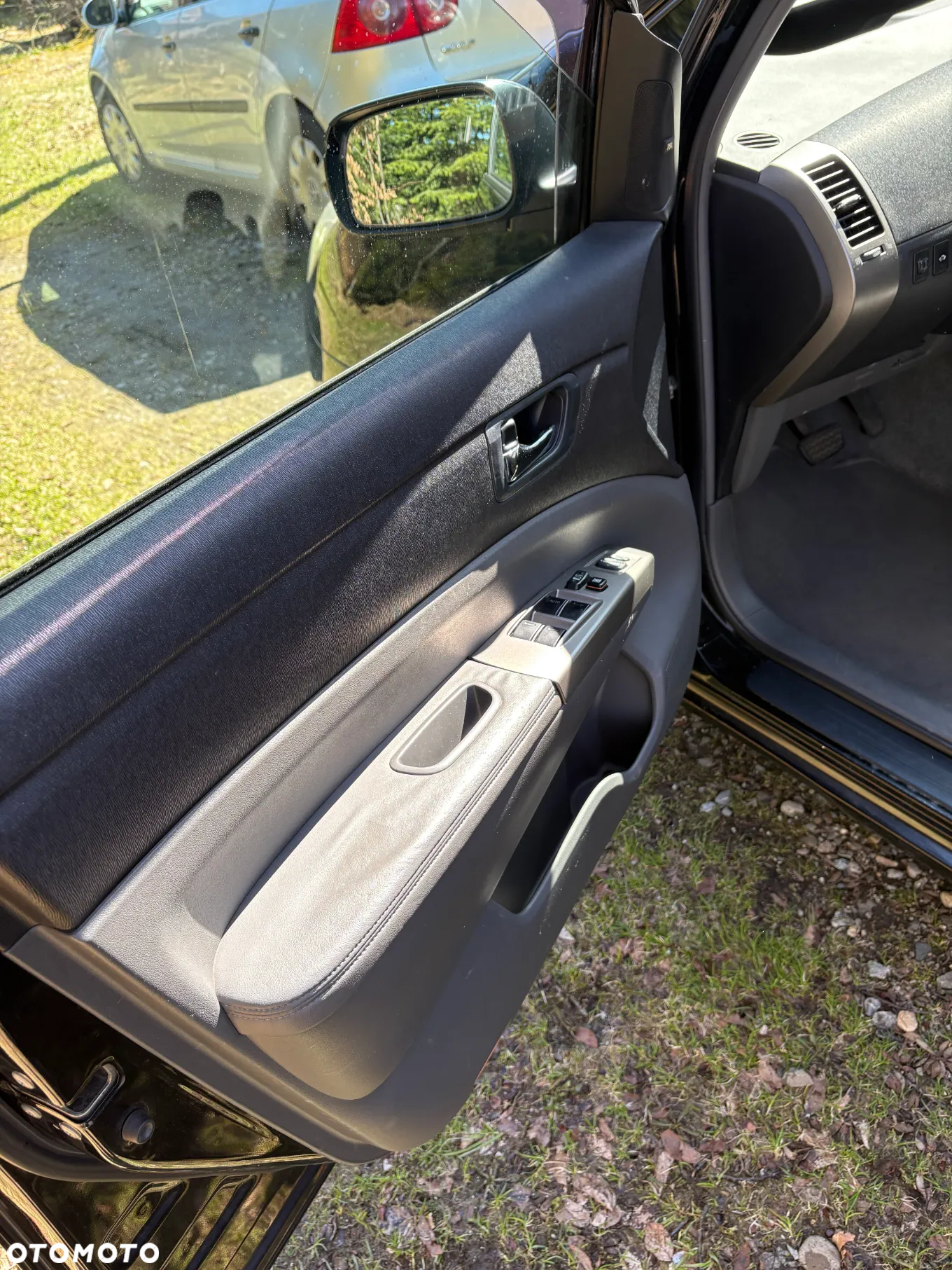 Toyota Prius (Hybrid) Executive - 10