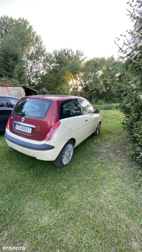 Lancia Ypsilon - 2