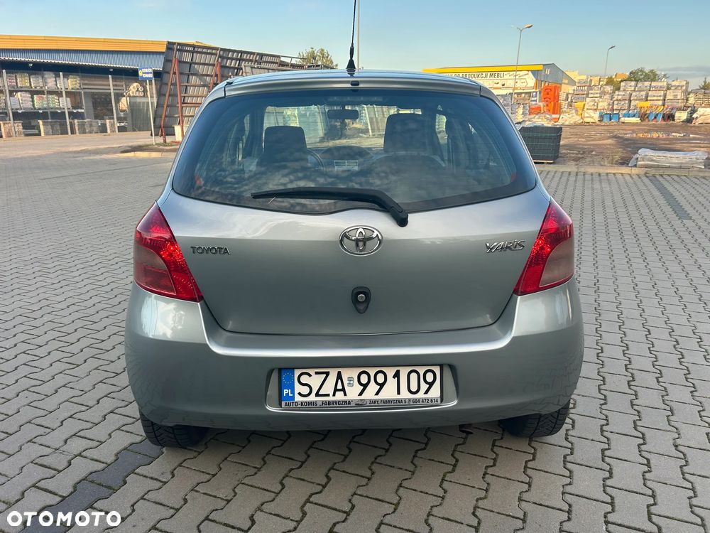 Toyota Yaris 1.3 VVT-i Sol - 12