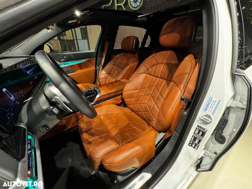 BMW Seria 7 740d xDrive MHEV - 26