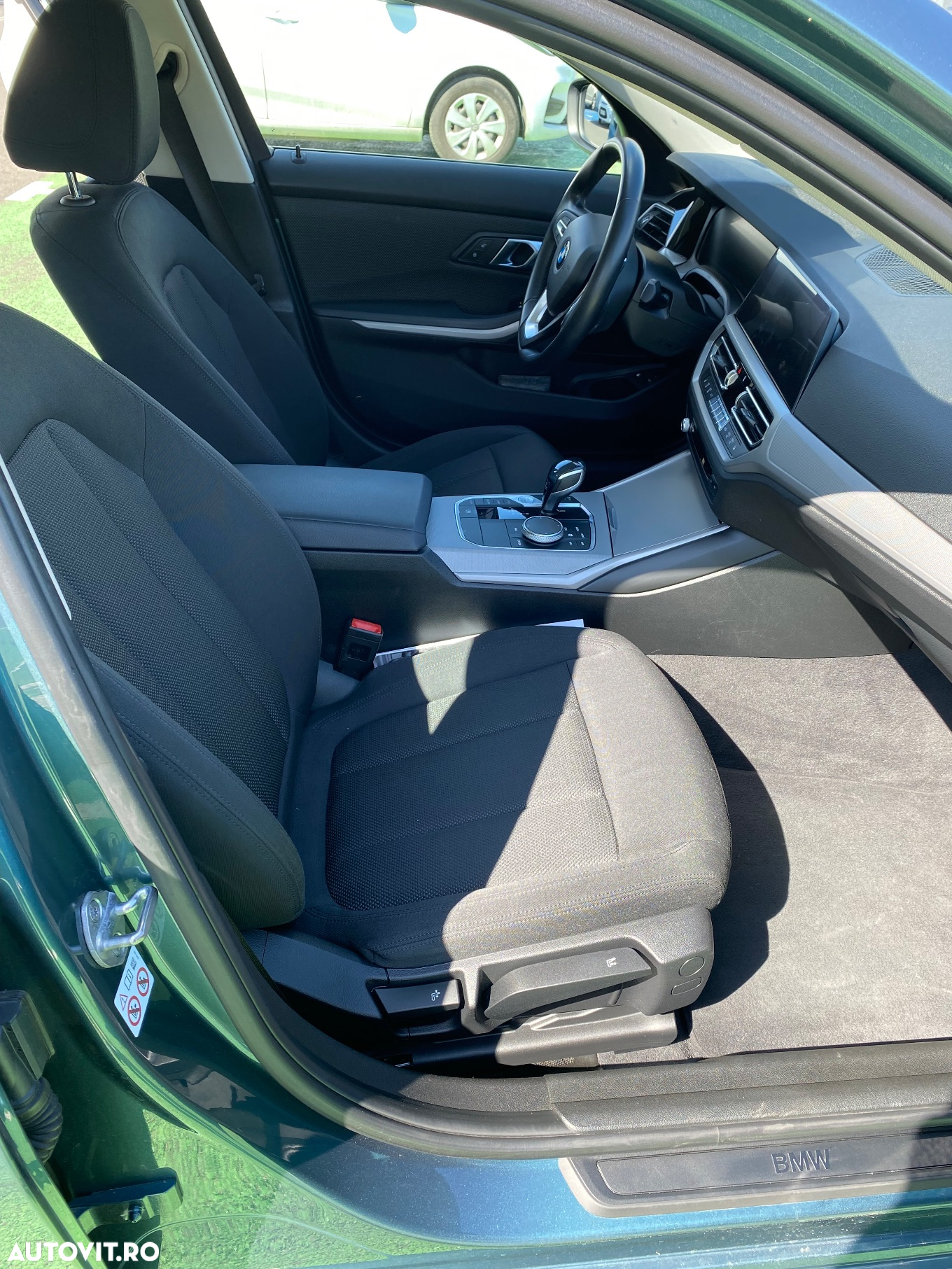 BMW Seria 3 330e Aut. Advantage - 12