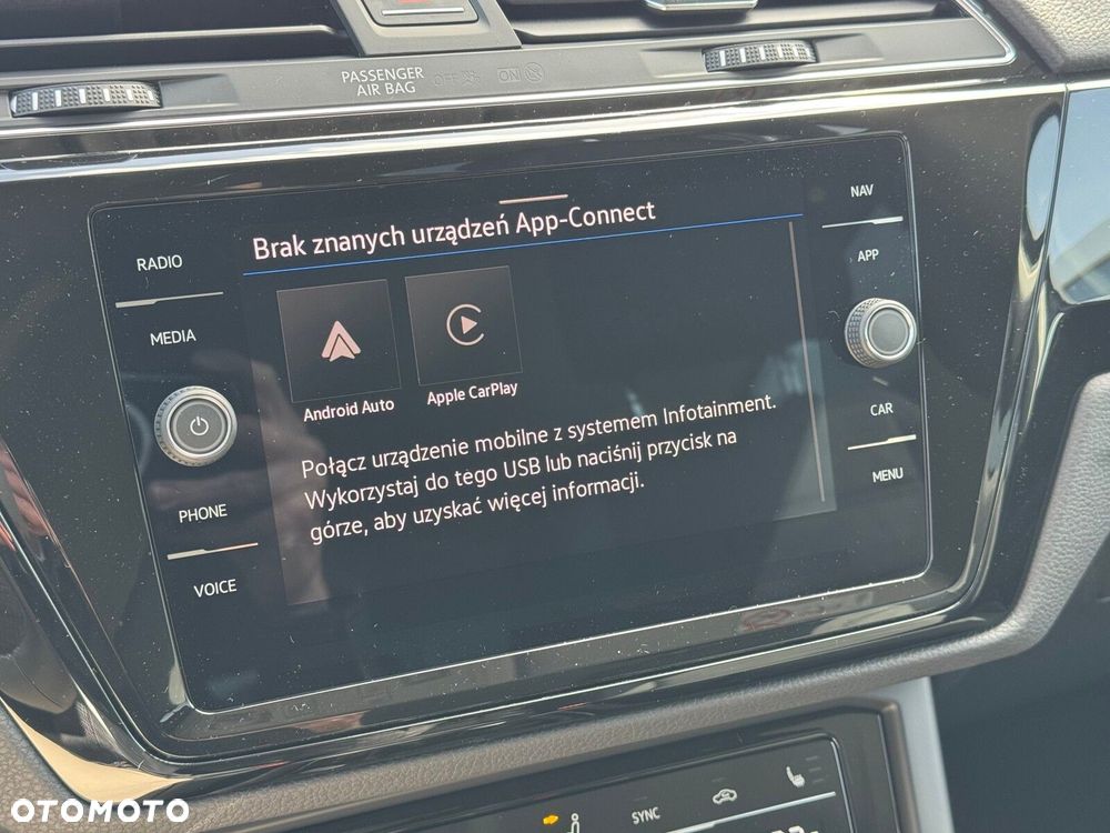 Volkswagen Touran - 24