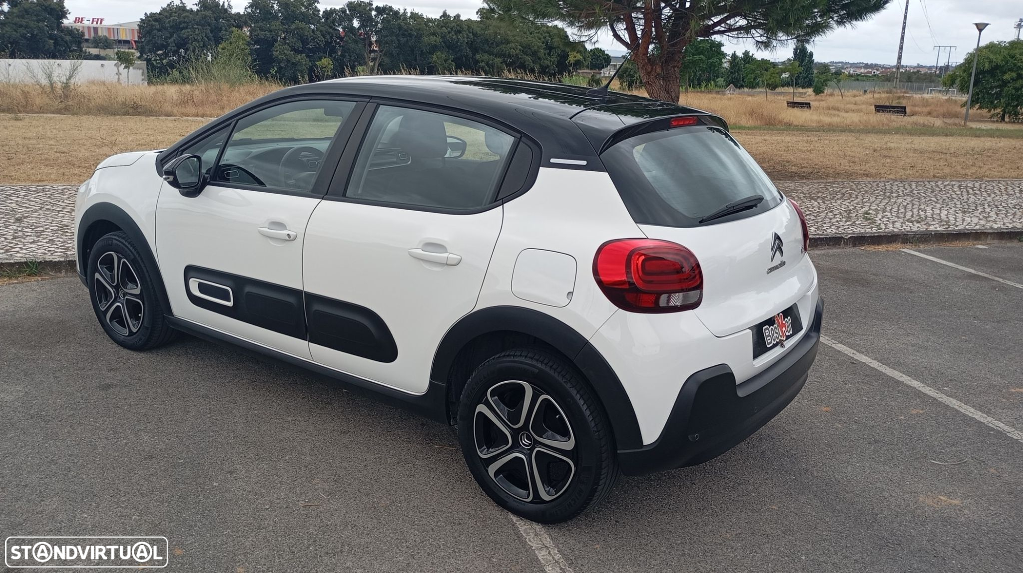 Citroën C3 1.2 PureTech Shine - 4
