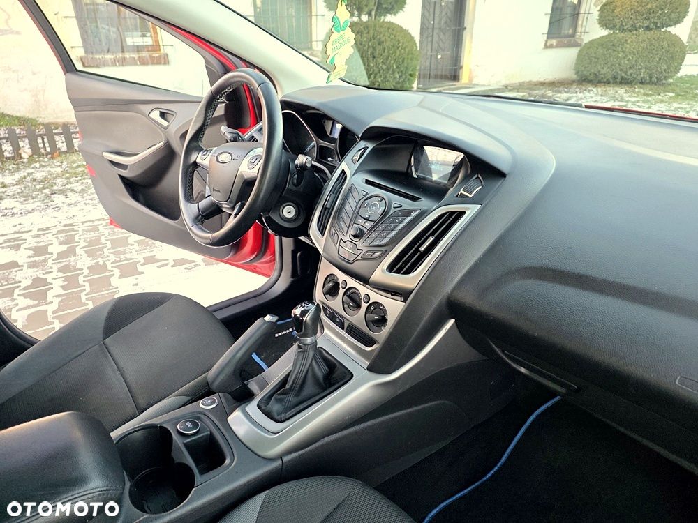 Ford Focus 1.6 FF Trend - 32