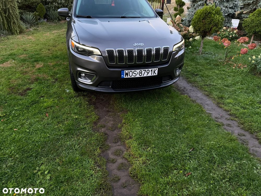 Jeep Cherokee - 24