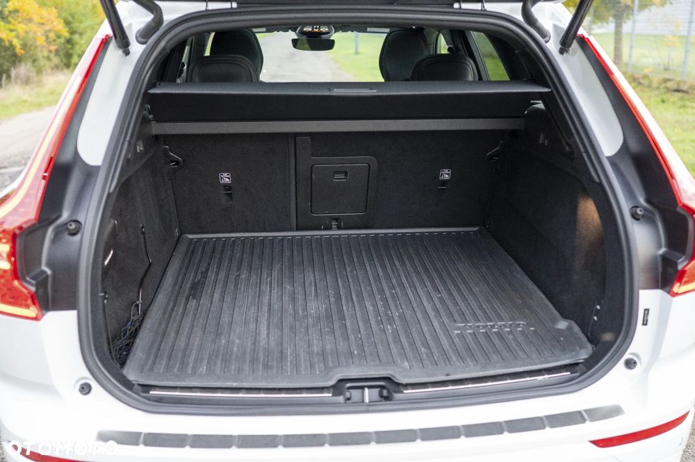 Volvo XC 60 B5 B AWD Ultimate Black Edition - 31