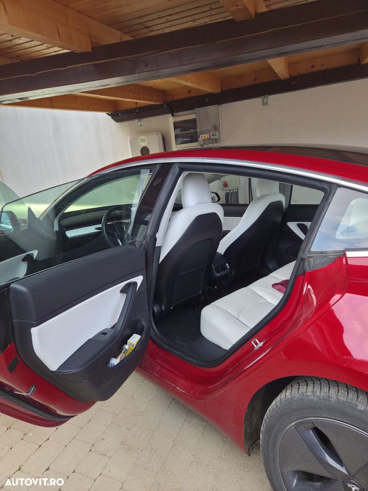 Tesla Model 3 - 6