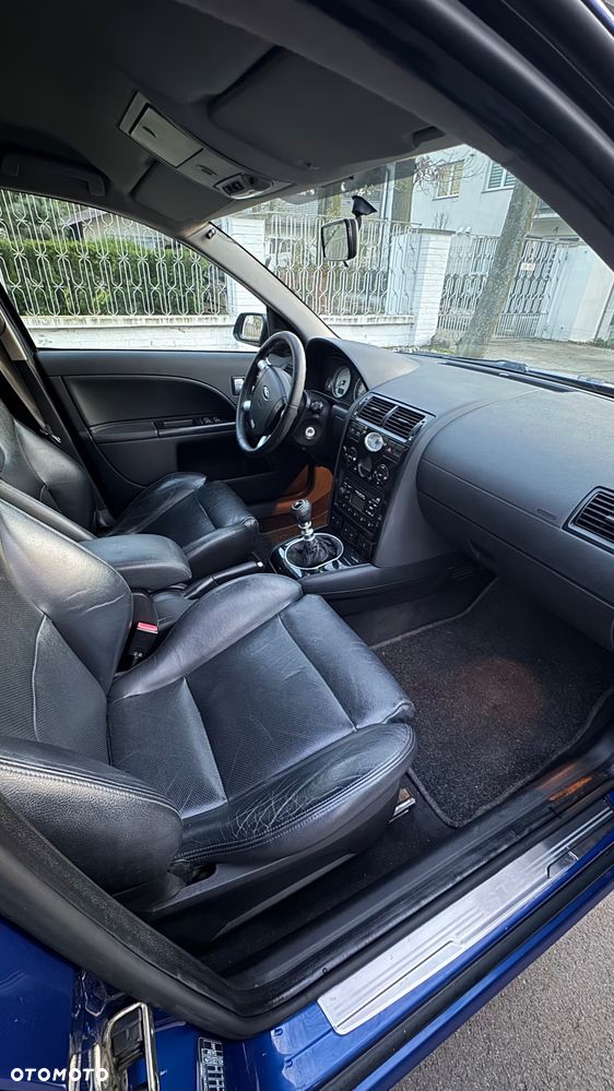 Ford Mondeo V6 ST 220 - 7