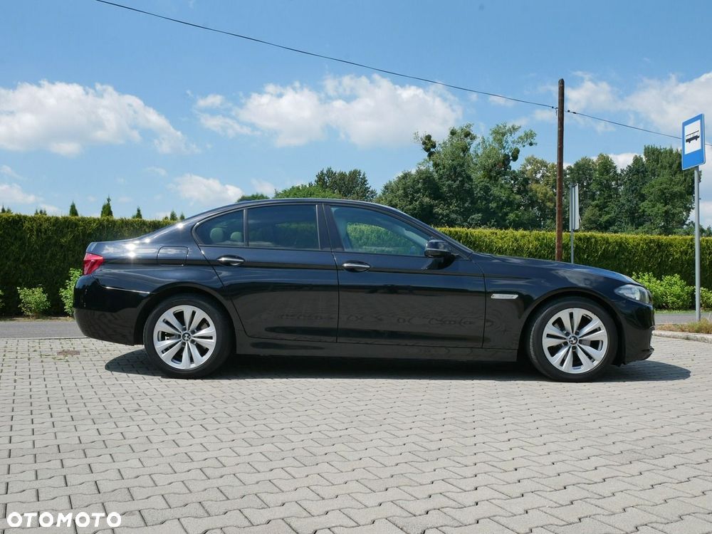 BMW Seria 5 520d xDrive - 12