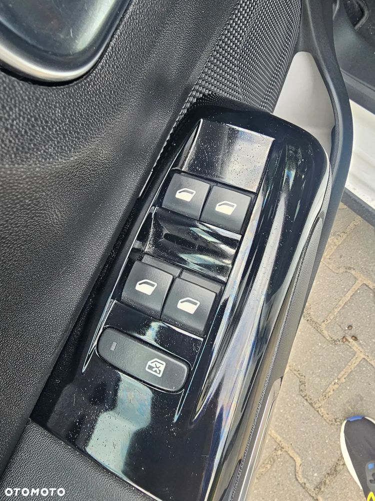 Citroën C3 1.2 PureTech Shine EAT6 - 18