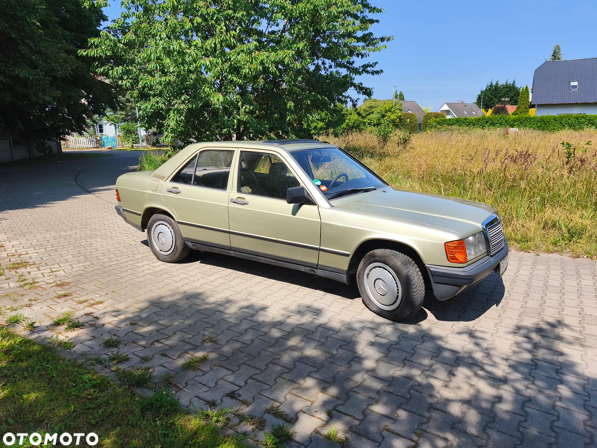 Mercedes-Benz W201 (190) - 10