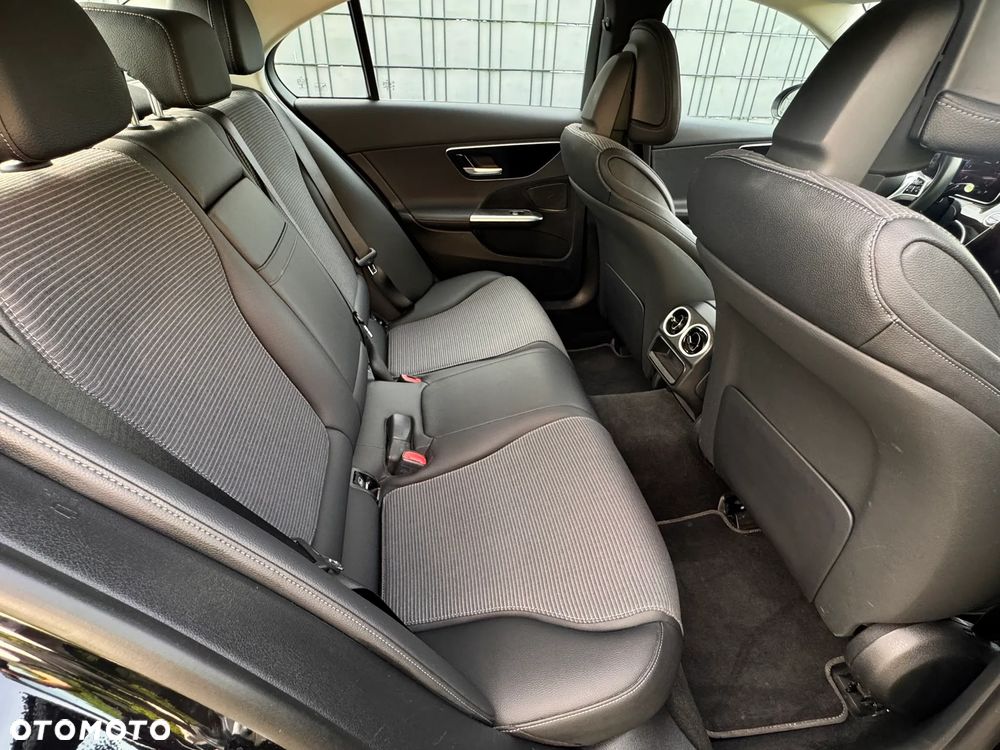 Mercedes-Benz Klasa C 220 d 9G-TRONIC Avantgarde - 16