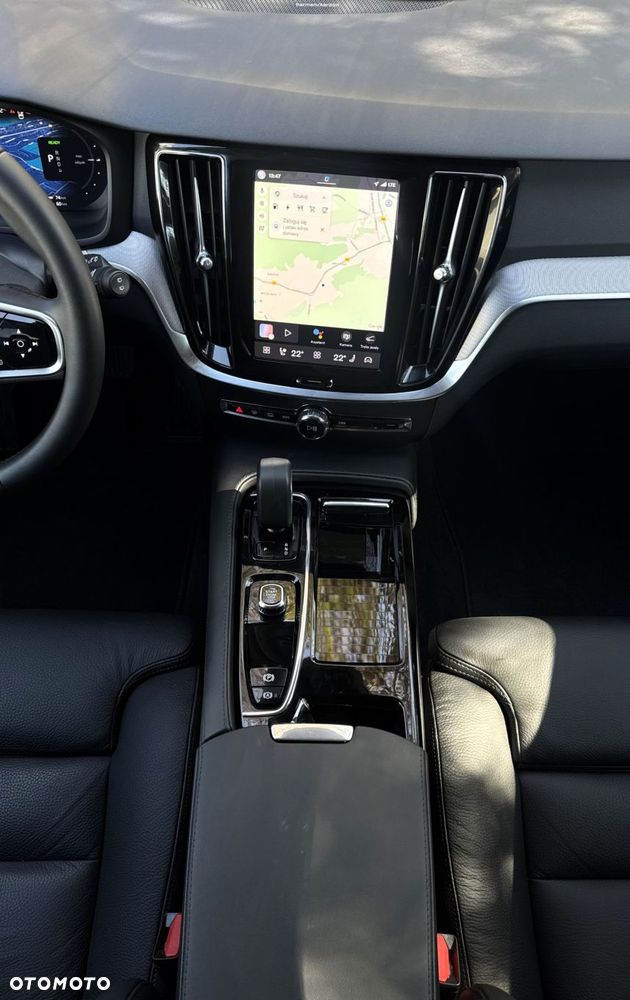 Volvo V60 T8 AWD Plus Dark - 16