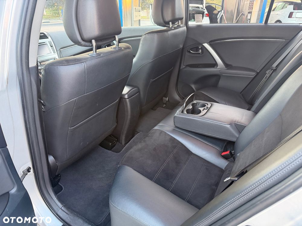Toyota Avensis 1.8 Sol plus NAVI - 15
