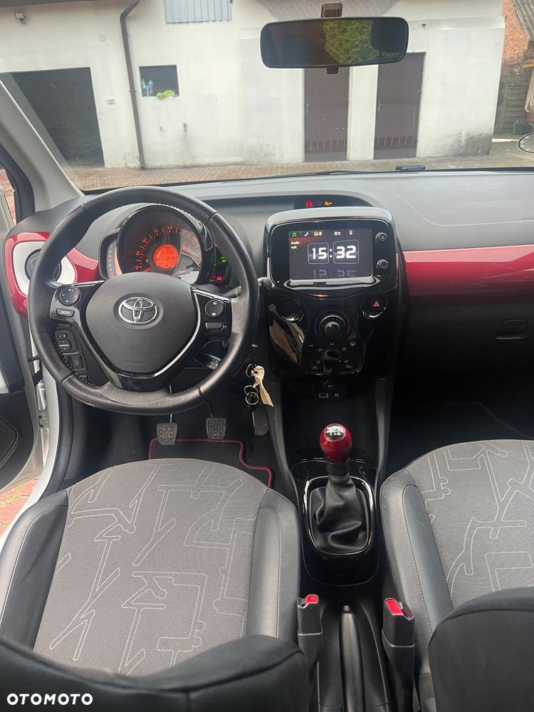 Toyota Aygo x-clusiv - 14