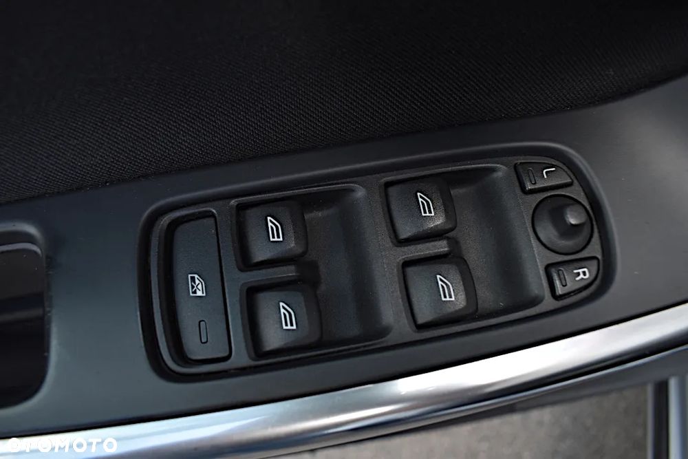 Volvo V60 DRIVe - 25