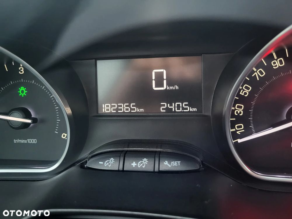 Peugeot 208 1.6 BlueHDi Active S&S - 16
