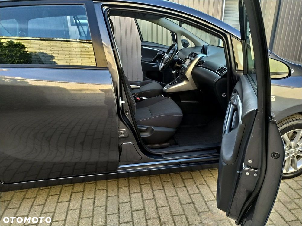 Toyota Verso 1.8 Premium 7os MS - 24