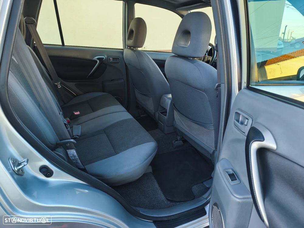 Toyota RAV4 2.0 Pack 2 - 18