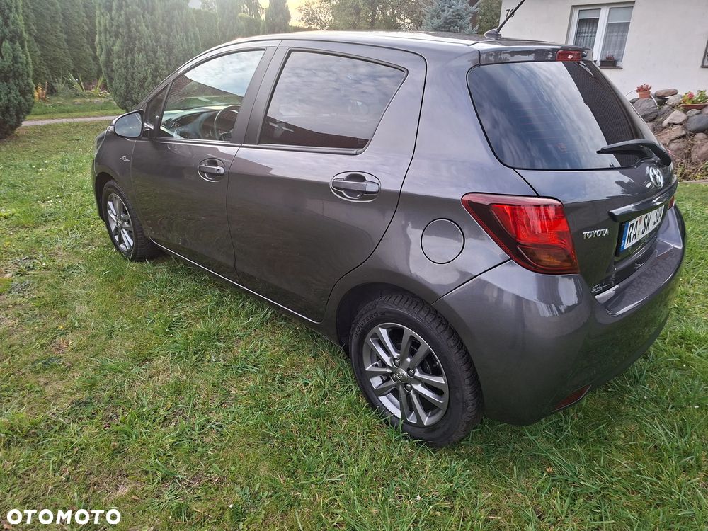 Toyota Yaris 2015 photo 3