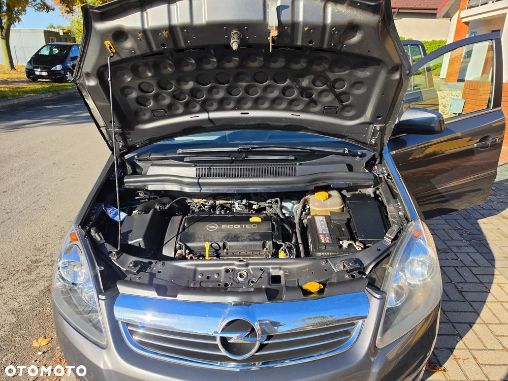 Opel Zafira - 25