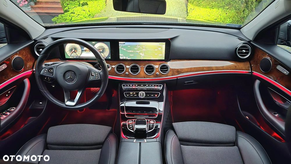 Mercedes-Benz Klasa E 220 d 9G-TRONIC - 11