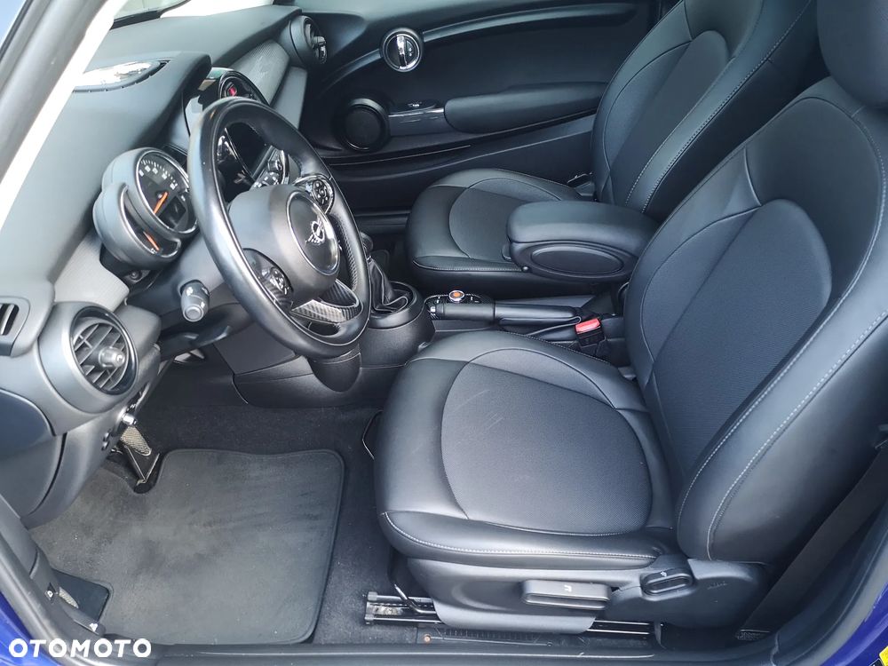 MINI Cooper Standard - 24