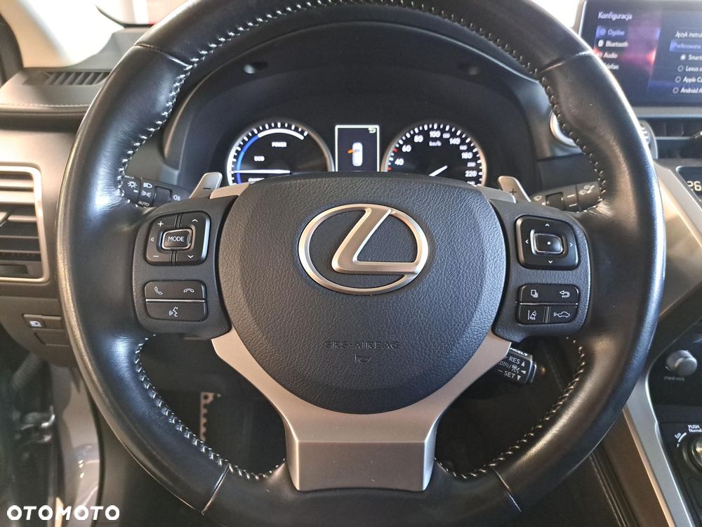 Lexus NX 300h Business Edition AWD - 32