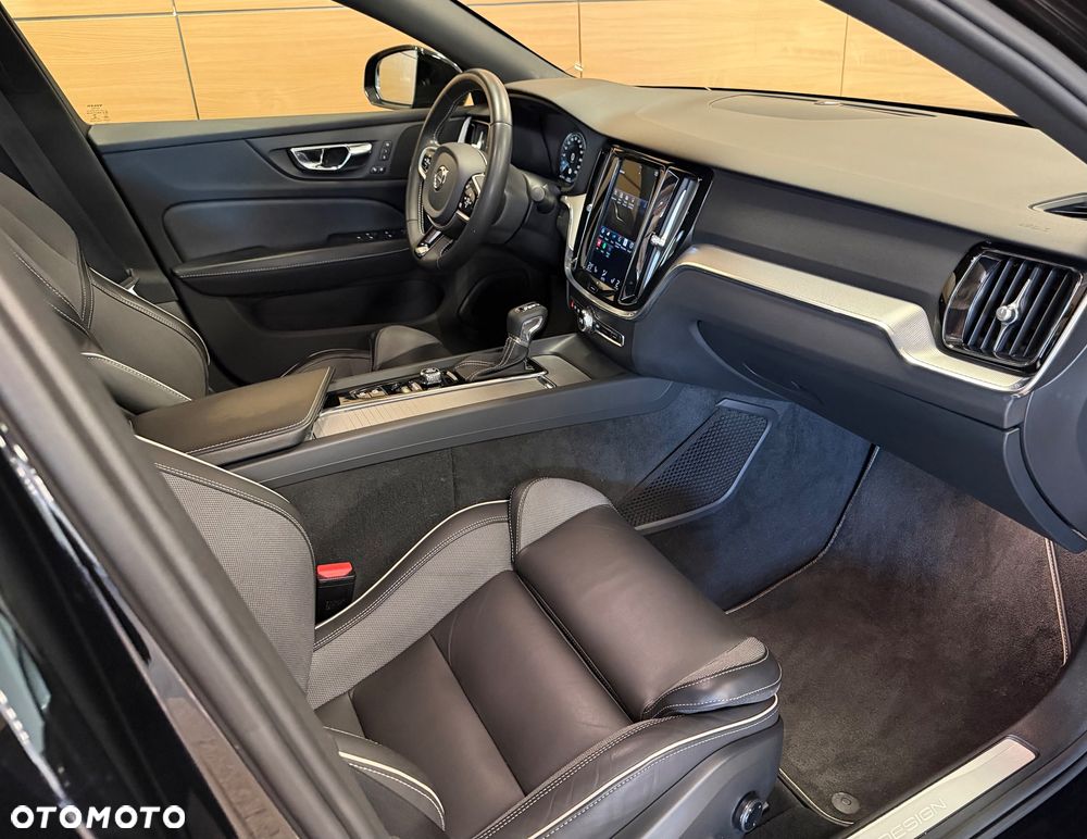 Volvo S60 T4 R-Design - 9