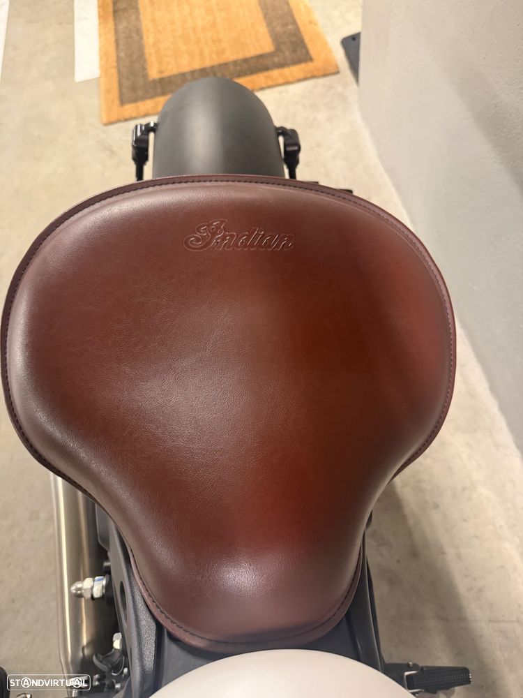 Indian Scout Custom - 7