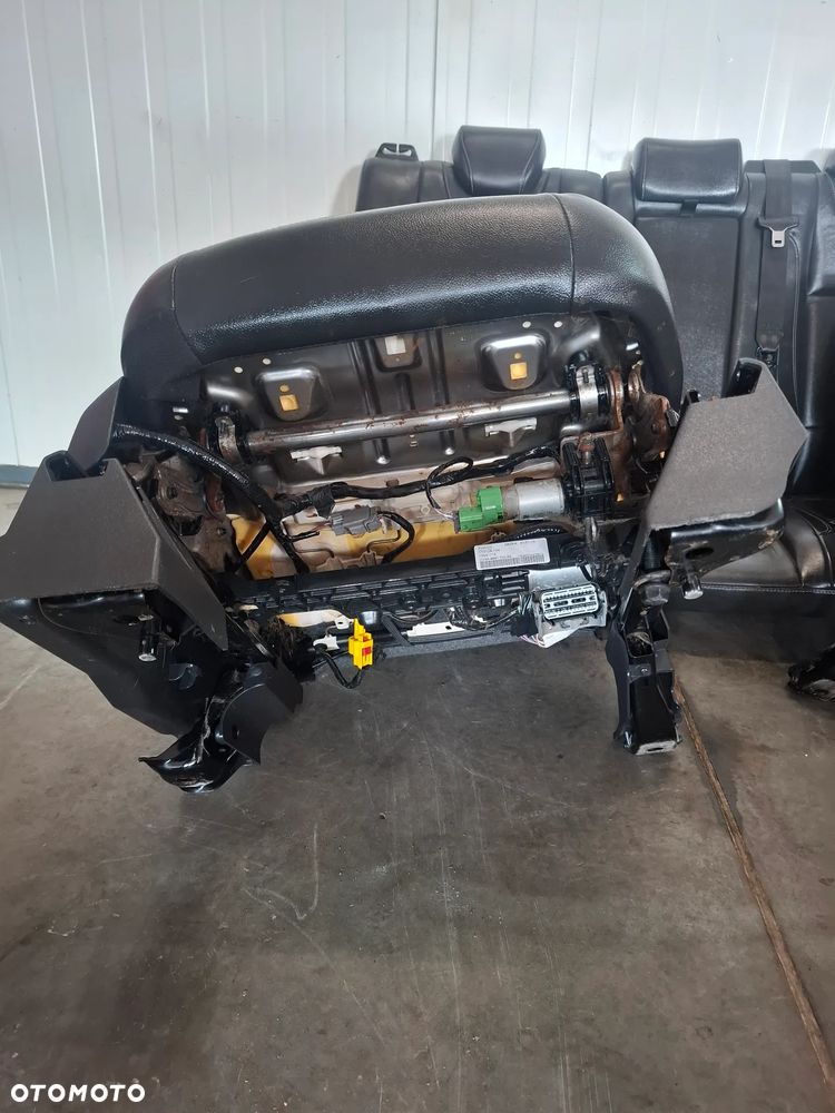 Fotele przód kanapa tył komplet skóra Ford Kuga Mk2 2015 rok Grzane brak poduszek anglia - 7