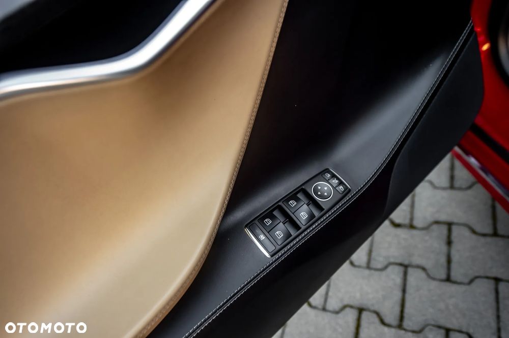 Tesla Model S - 29