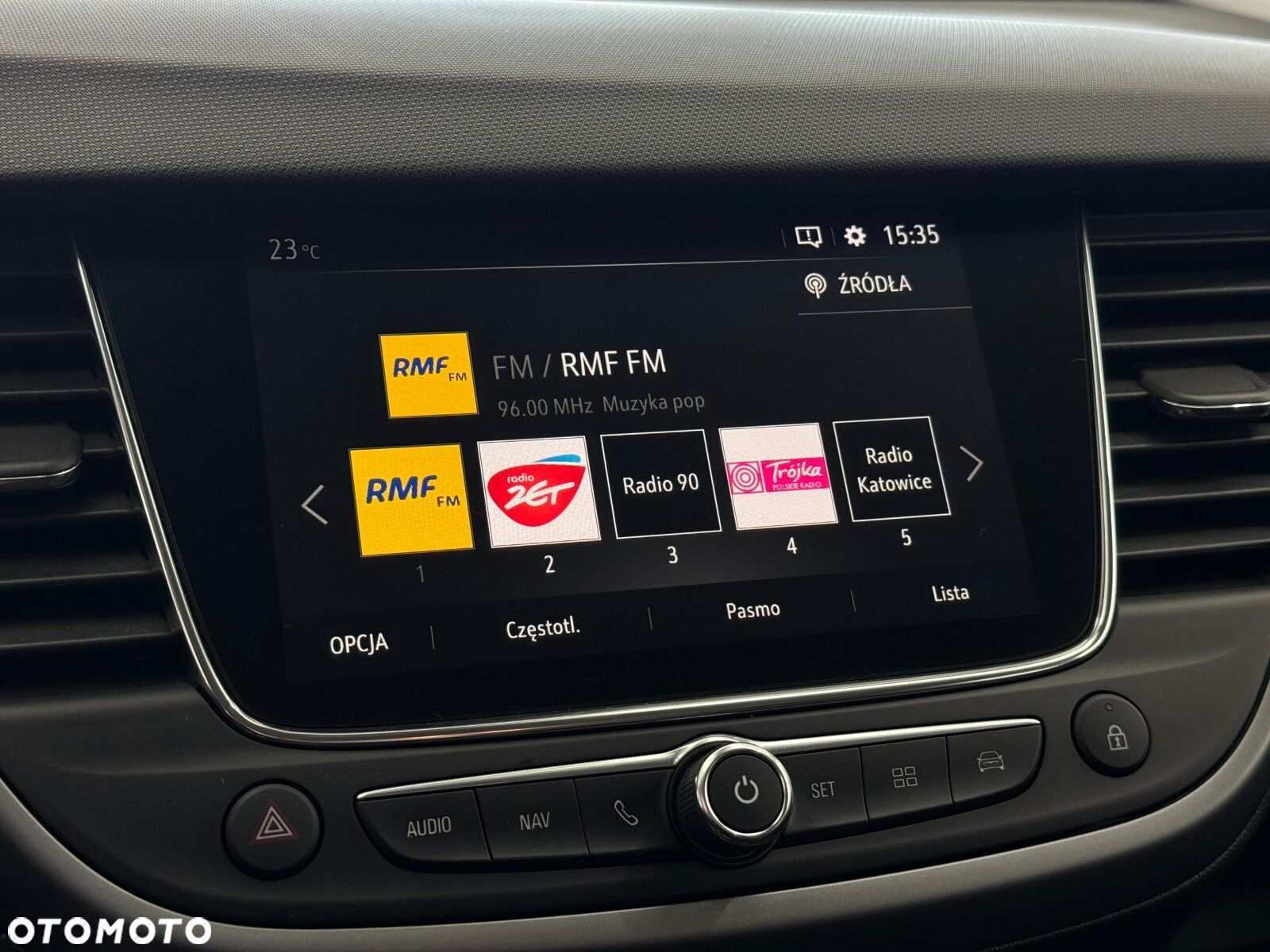 Opel Crossland X - 28