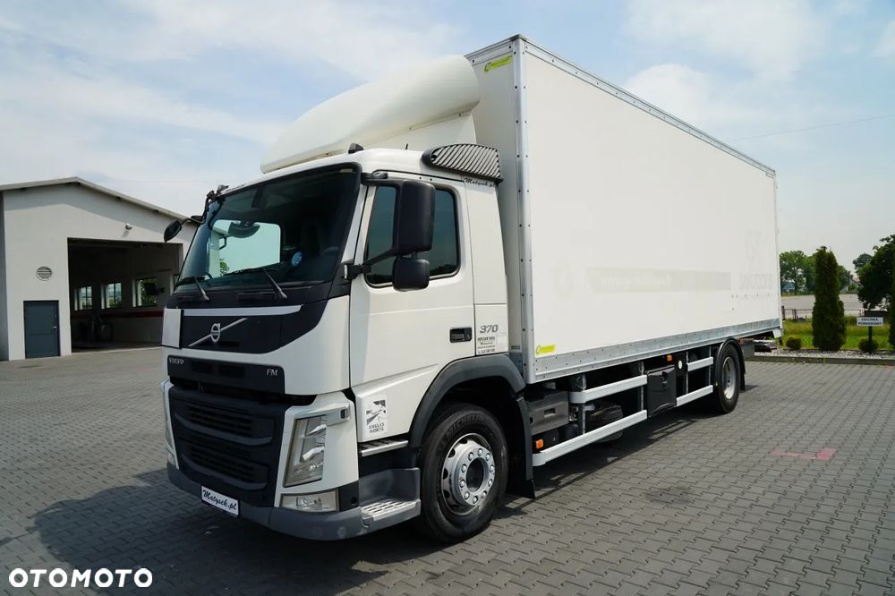Volvo FM 370 / KONTENER 7,8 M / 4x2 / I-SHIFT / WINDA / EURO 6 - 3