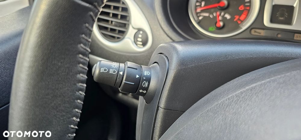 Renault Clio 1.2 16V 75 Dynamique - 31