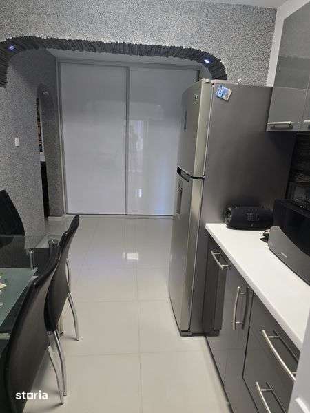 Vand apartament zona trust cu 2 camere — fotografia 3