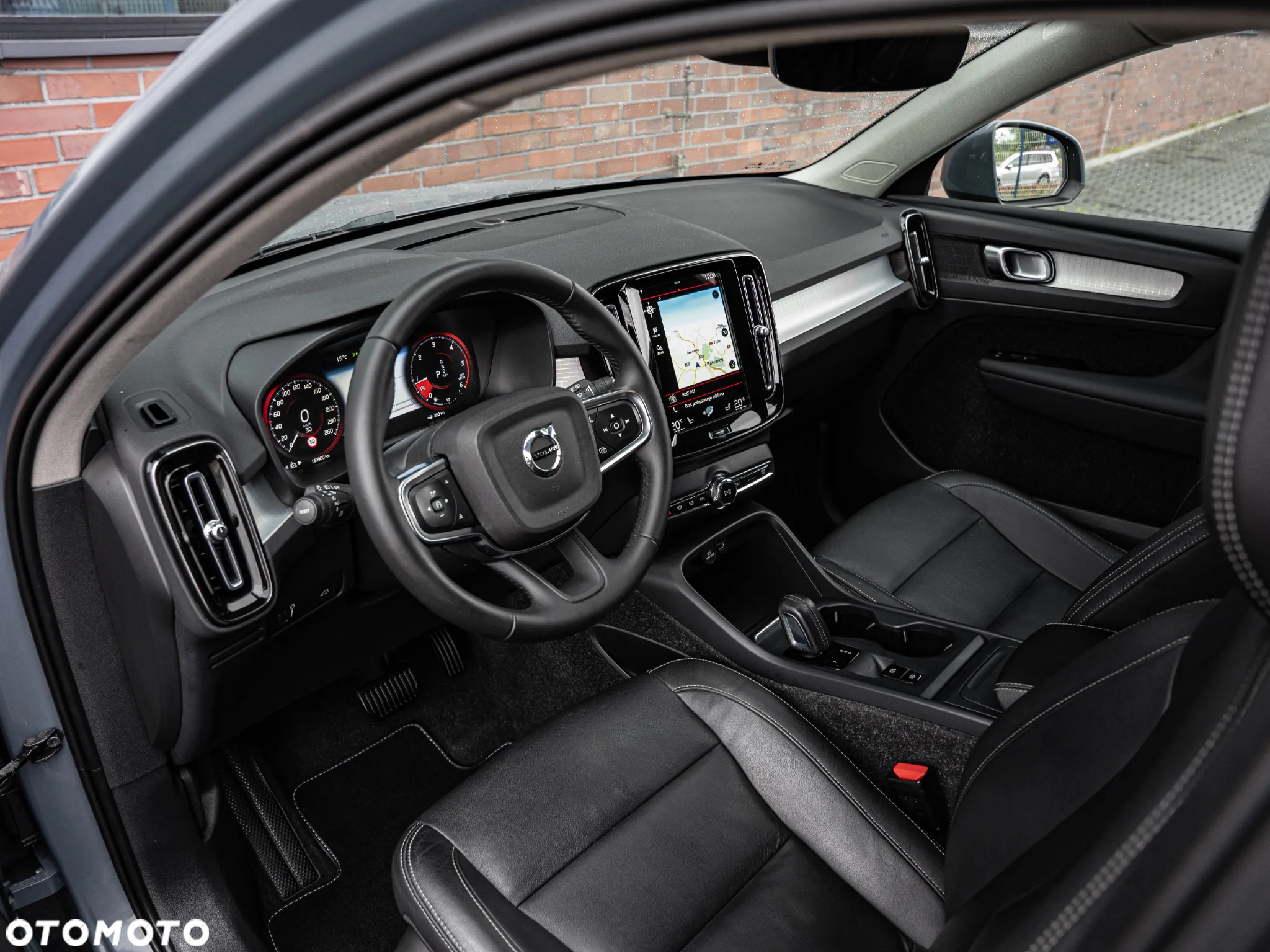 Volvo XC 40 D3 SCR Momentum Core - 21