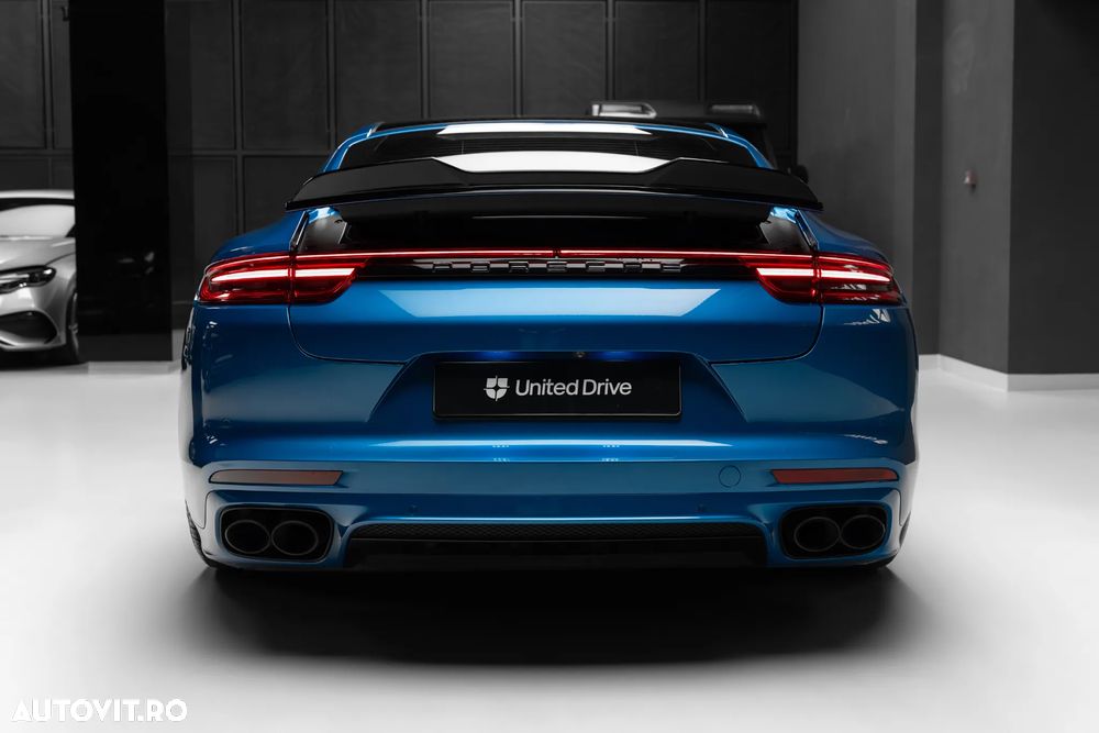 Porsche Panamera 4S - 39