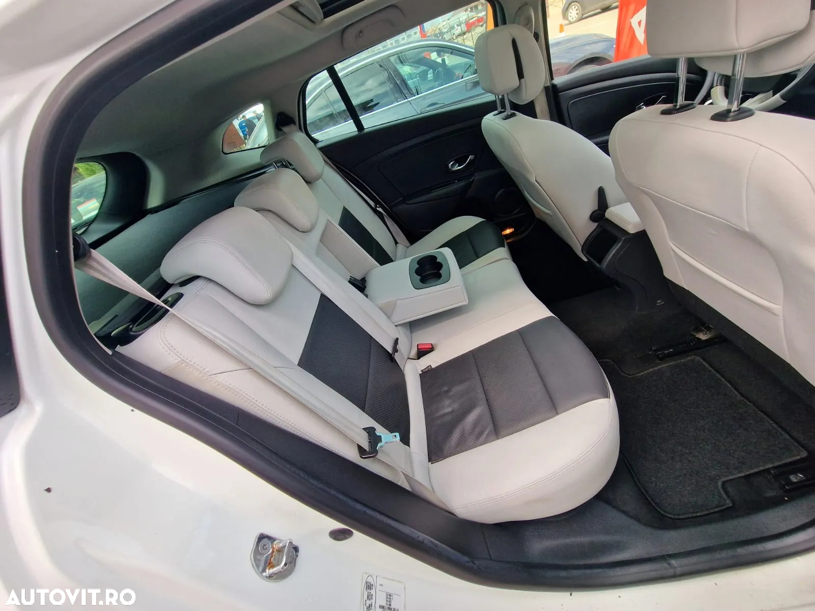 Renault Megane ENERGY dCi 110 GT LINE - 14