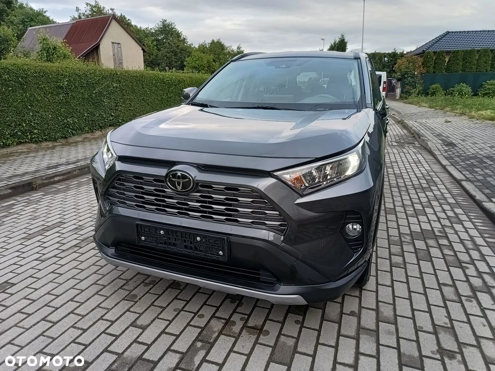 Toyota RAV4 - 1