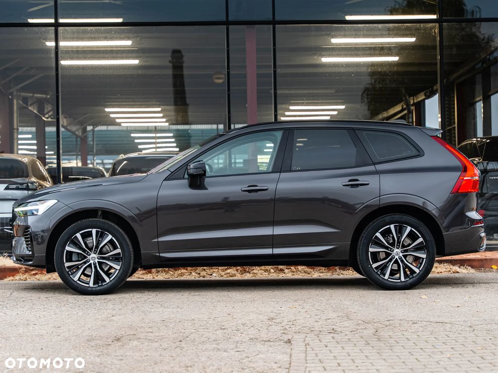Volvo XC 60 B4 B Plus Dark - 18