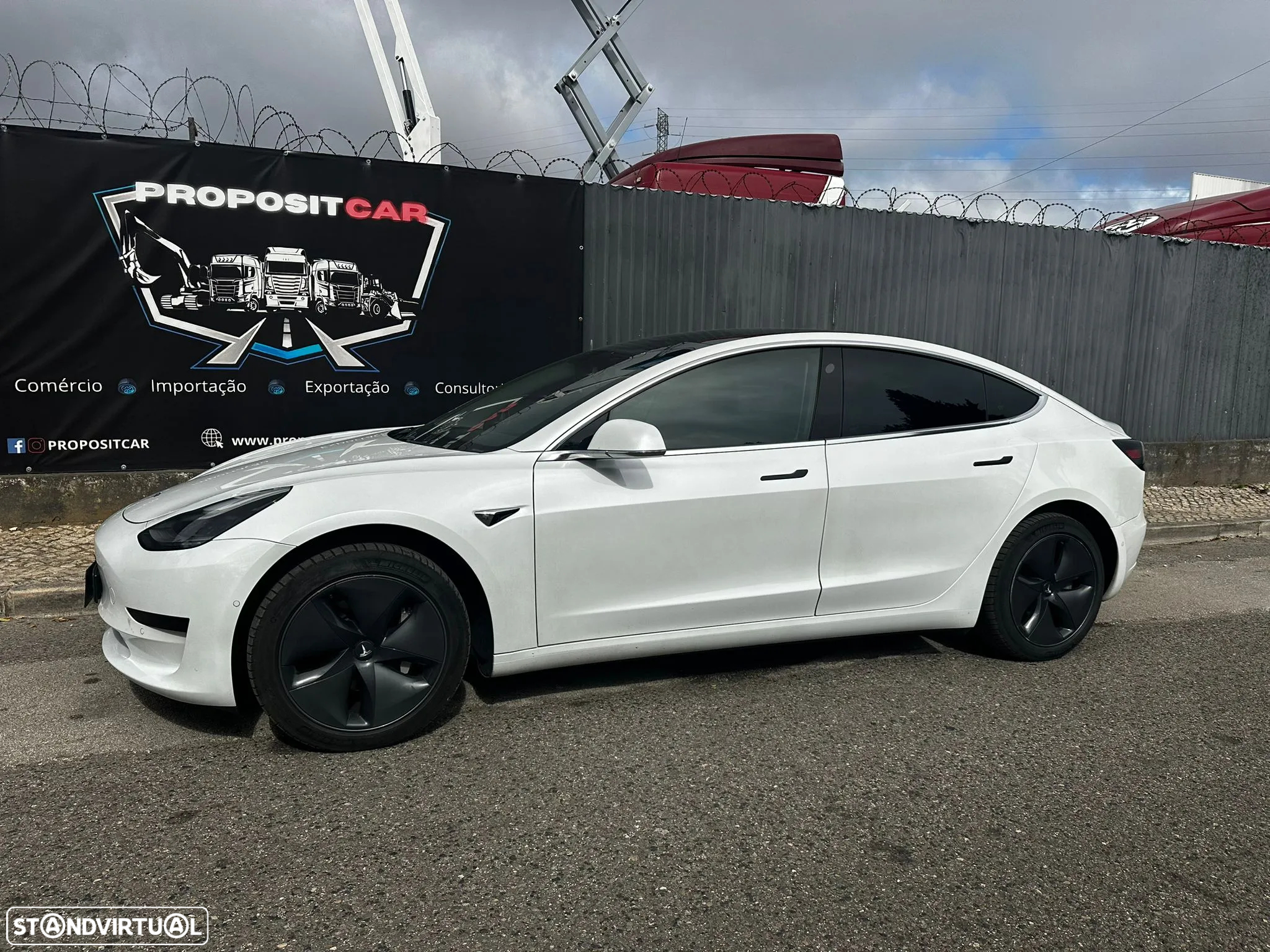 Tesla Model 3 Standard Range Plus RWD - 2