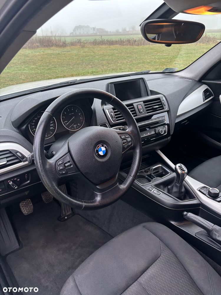 BMW Seria 1 116i - 11