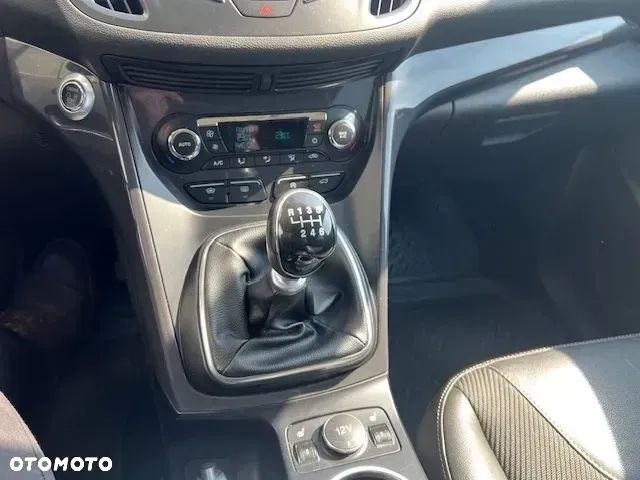 Ford Kuga 1.5 EcoBoost 2x4 Business Edition - 22