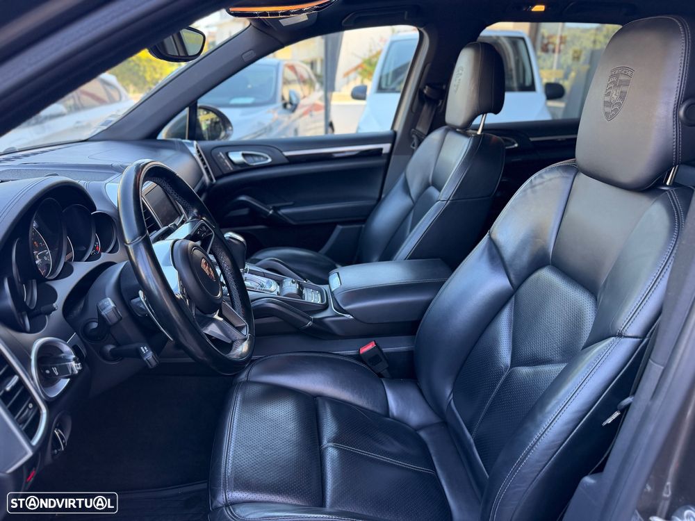 Porsche Cayenne S - 8