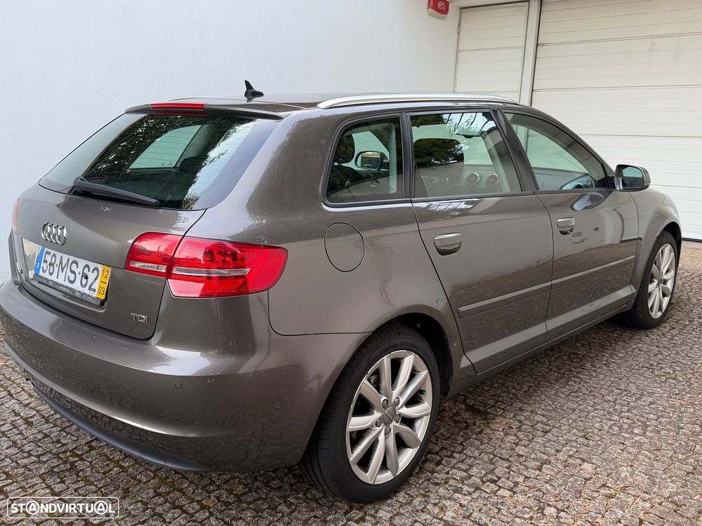 Audi A3 Sportback 1.6 TDI Attraction - 4
